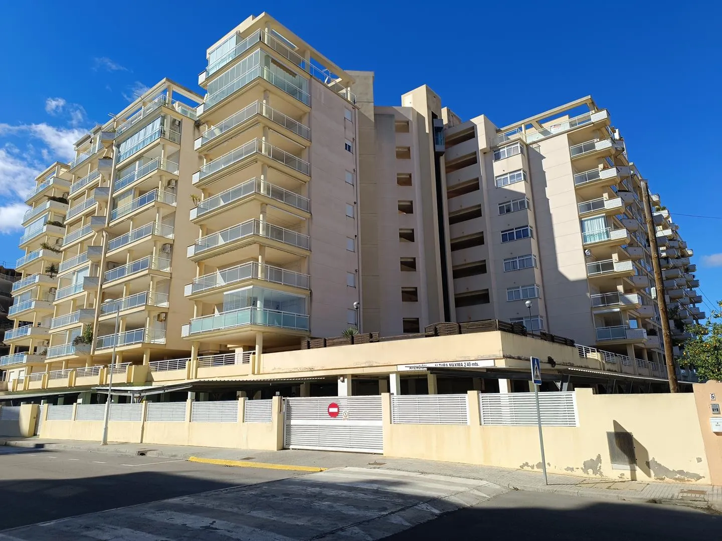 Fachada Urbanizacion Caleta II Peniscola